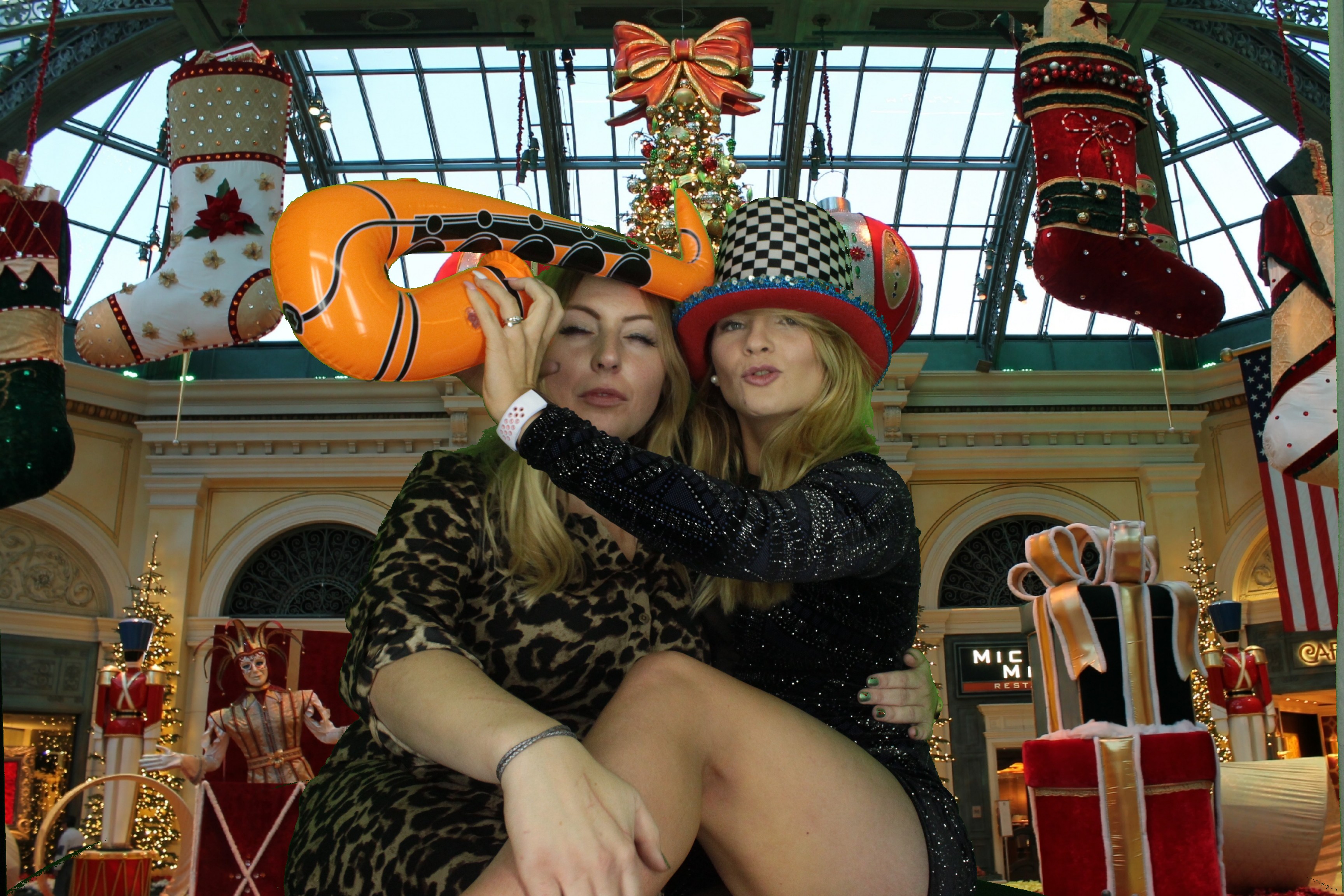 One Line Christmas Party | View more photos from the event at gallery.myphotoboothexperience.co.uk/u/MyPhotoBoothExperienceLtd/One-Line-Christmas-Party
